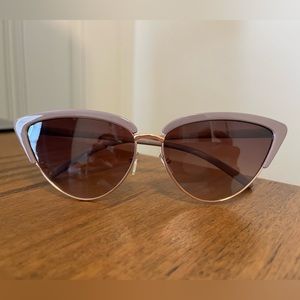 Cat eye sunglasses